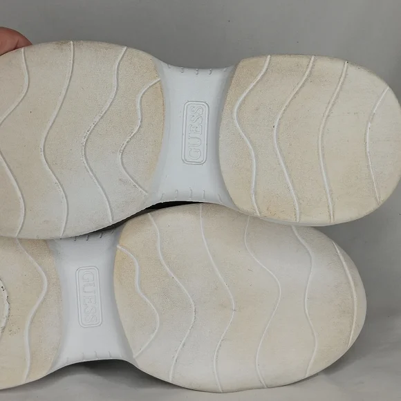 Guess - Picture 7 of 9